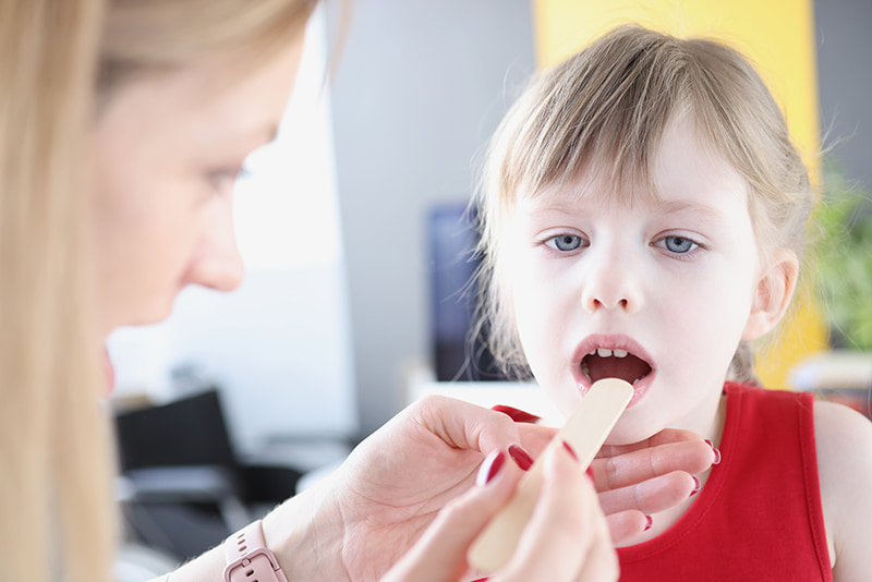 Частые причины красного горла у ребенка – вирусные инфекции, фото 
